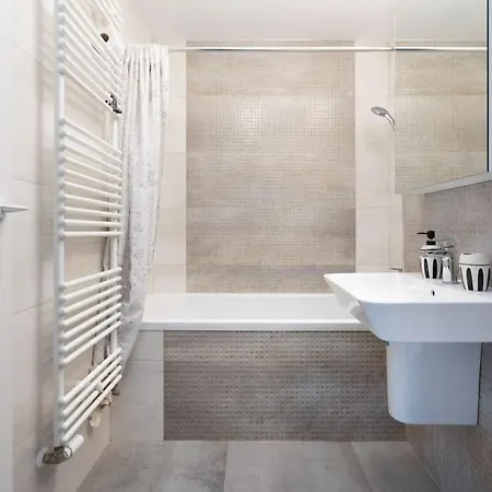 Greenwich I Double Studio With Private Parking Бухарест