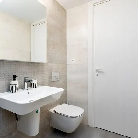 Greenwich I Double Studio With Private Parking Бухарест