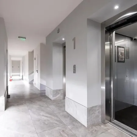 Greenwich I Double Studio With Private Parking Apartment